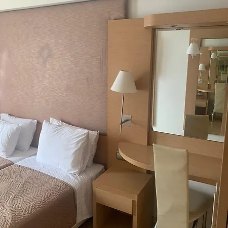 Four Season Colorado Hotel (Adults Only) Hotel 2*