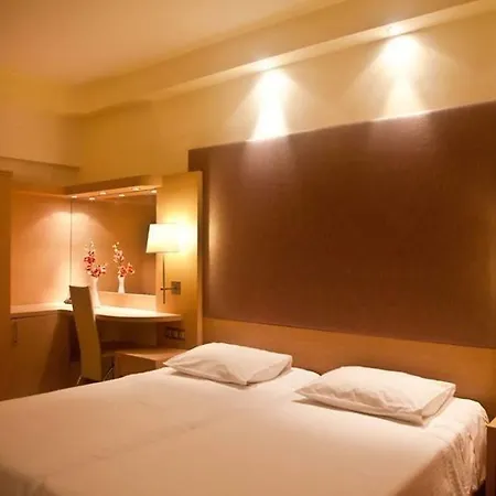 Four Season Colorado Hotel (Adults Only)